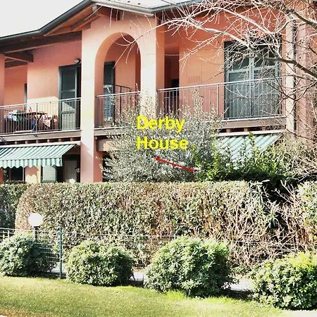 Derby House Apartment *