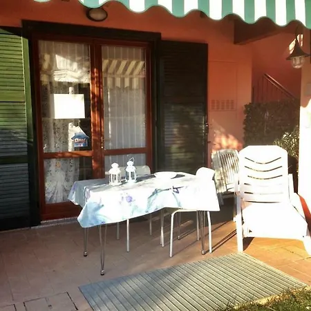 Apartment Derby House Raffa